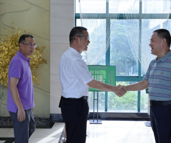 嘉興市秀洲區(qū)委書(shū)記徐鳴陽(yáng)領(lǐng)導(dǎo)一行蒞臨調(diào)研